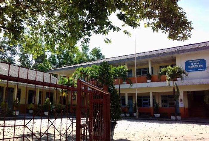 SMP Harapan Sungailiat, Bangka (foto: Google Maps/Evronstore)