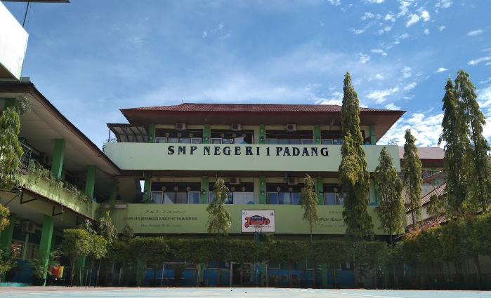 SMP Negeri 1 Padang (foto: Google Maps/Zacky Damiansya Monandar)